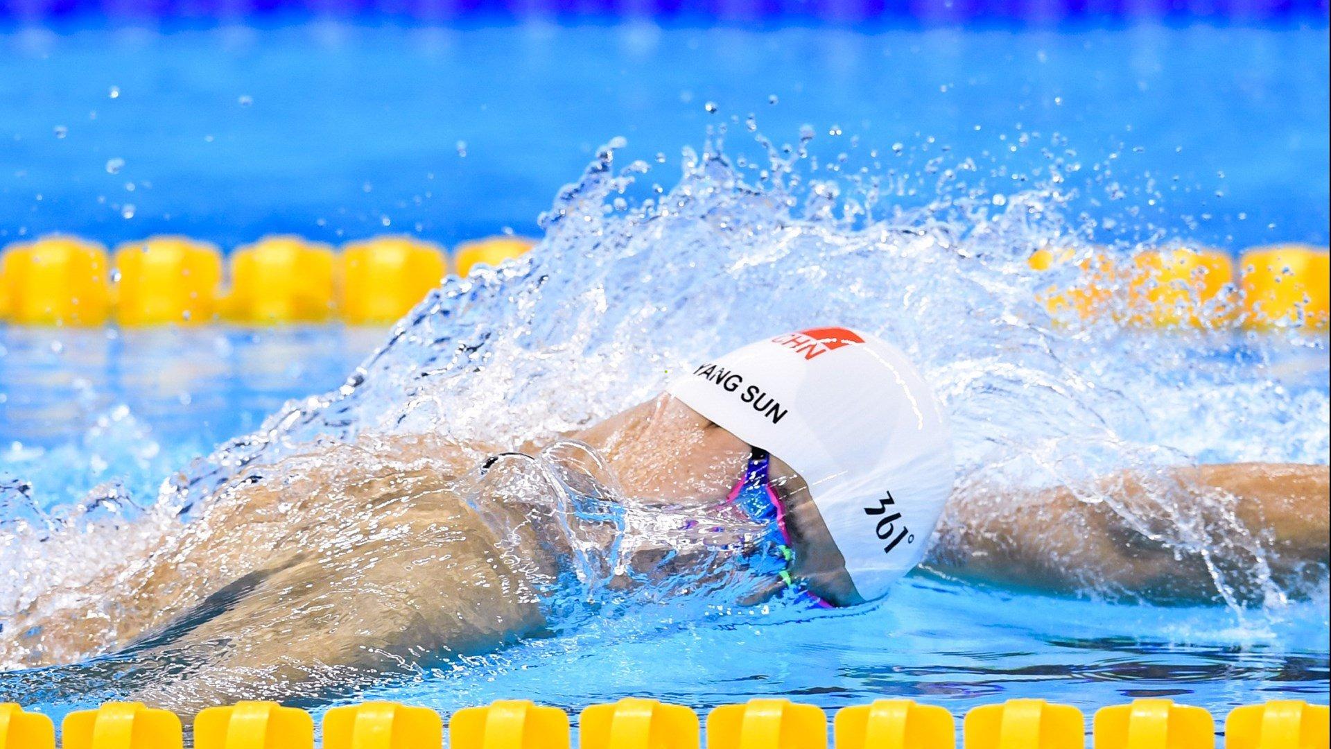 UFC 296上演巅峰对决 莱昂成功卫冕次中量级冠军