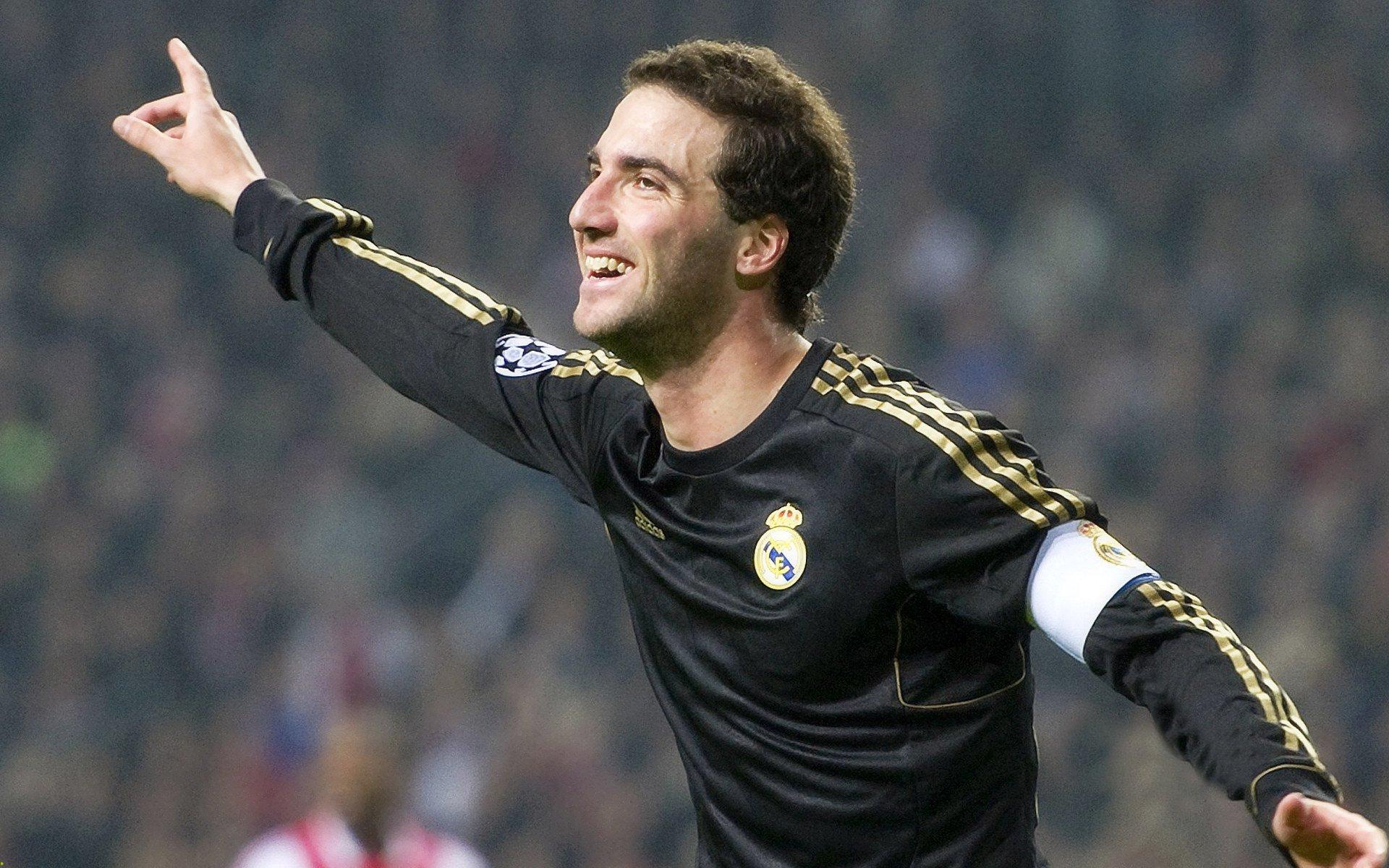 王者归来！XX队强势卫冕联赛冠军，书写历史新篇章