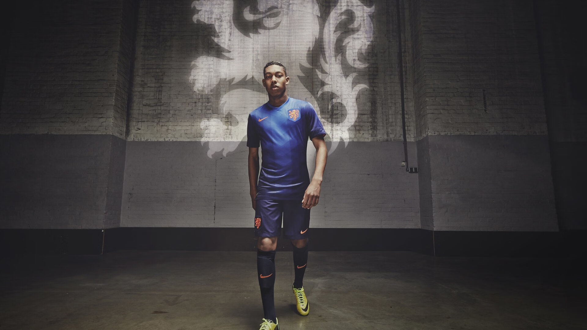 短跑新星闪耀全国田径锦标赛,破纪录夺冠引瞩目